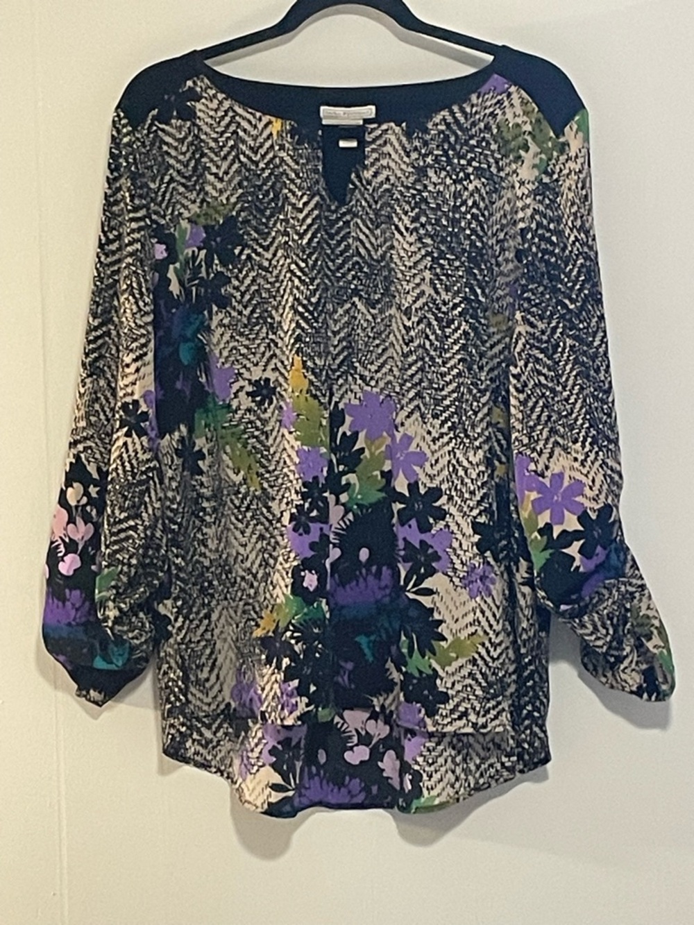 Dana Buchman Navy Floral Chevron Mixed-Print Blouse. Item # 11386